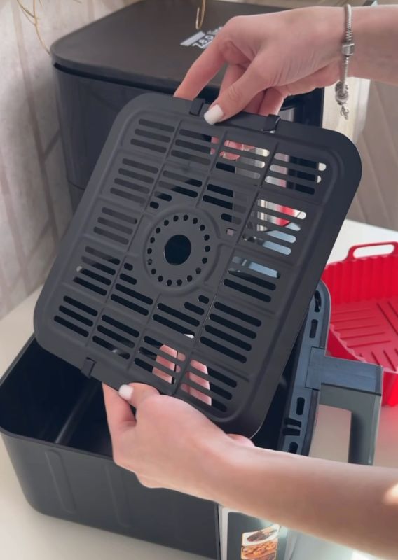 Мультифункціональна аерофритюрниця Zepline ZP-00341 на 13 л з максимальною потужністю 4200 Вт на 12 програм з силіконовою формою